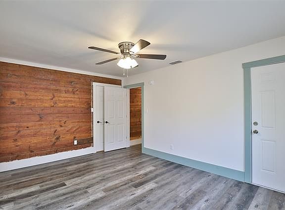 3rd image of 1334 Peach St