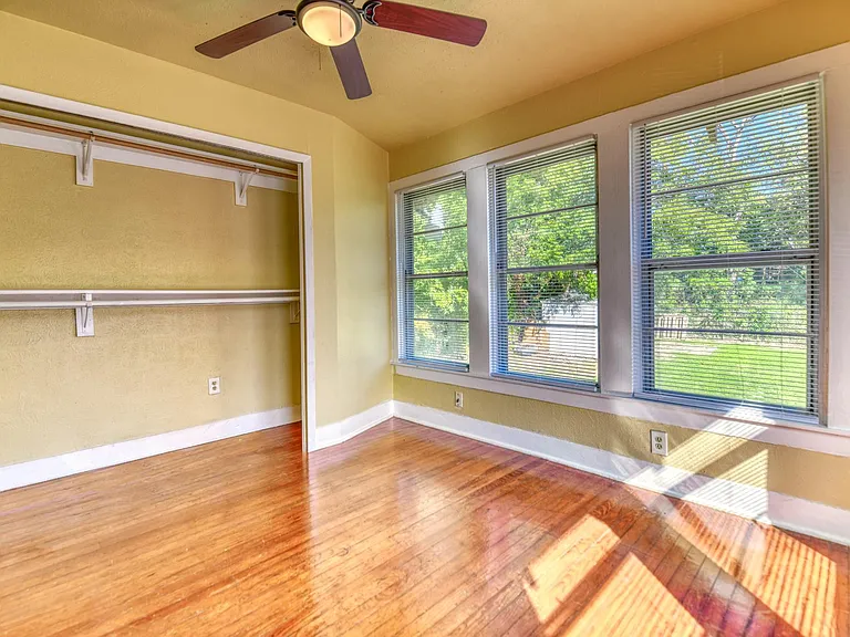 1559 Vermont Ave — Photo 14