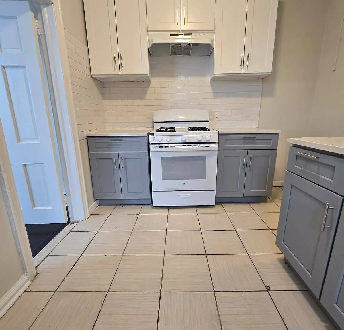 2 bed, $1,995 — Photo 1