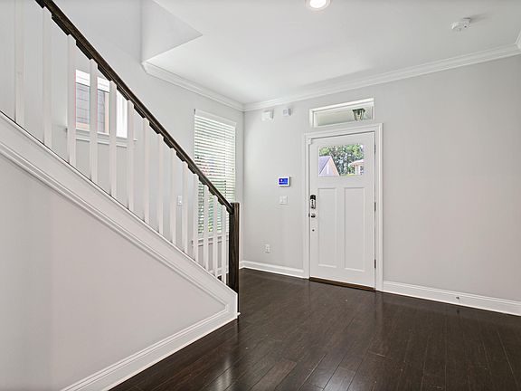 4th image of 2837 Green St