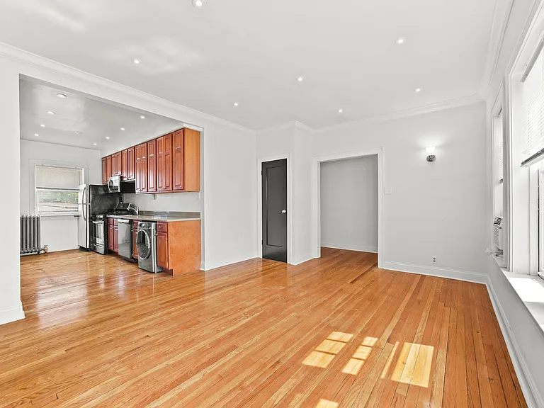 114 Clyde Ave — Photo 23