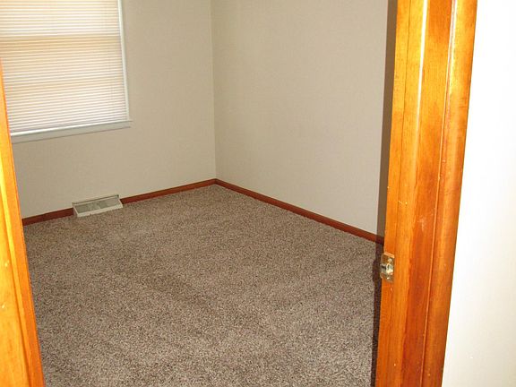 Medium bedroom