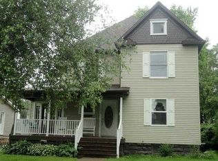 318 W Poplar St, Grove City, PA