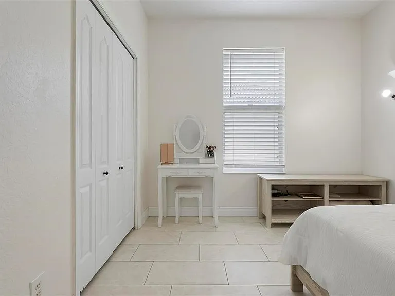 404 Golden Harbour Trl — Photo 35