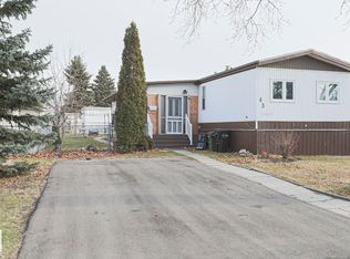 43 Maple Ridge Dr NW, Edmonton, AB T6P1A9