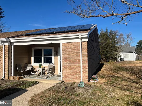 24 Farrington Ct, Southampton, NJ 08088
