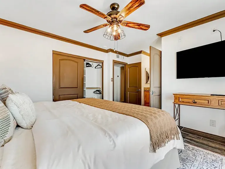 2429 E Dahlia Dr — Photo 17