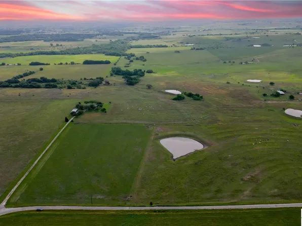 2413 County Road 271, Moulton, TX 77975