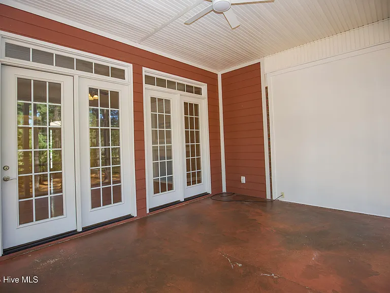 16 Montrose Ct — Photo 62
