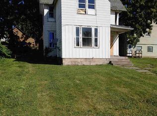 1806 Camanche Ave, Clinton, IA 52732