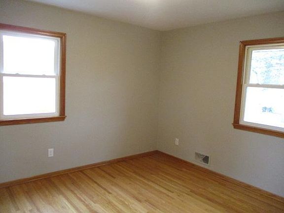 5th image of 2247 County Road East E