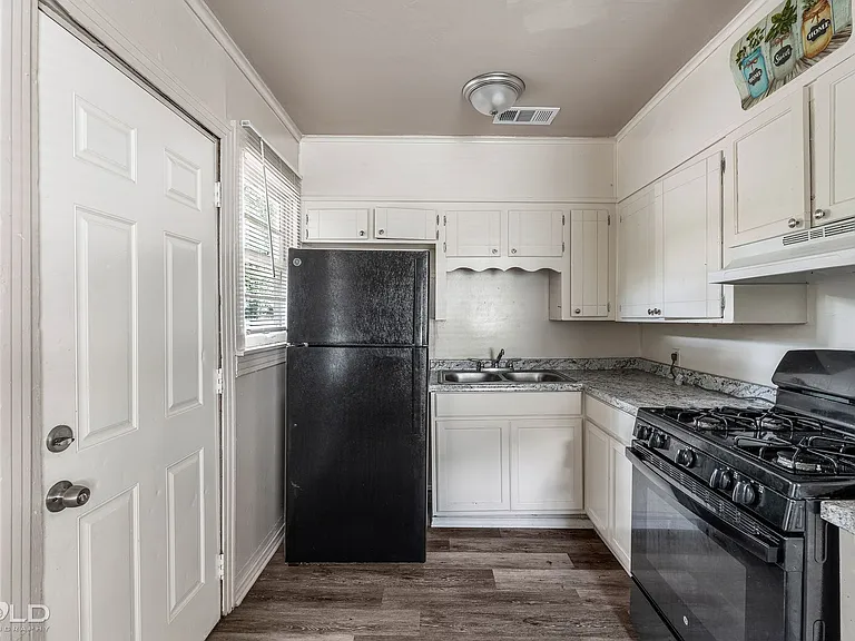 3920 Huston St — Photo 14