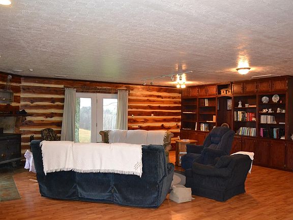 4th image of 96 Humes Ln