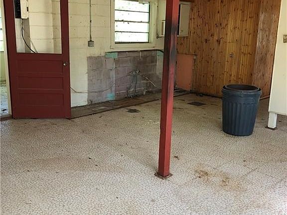 3rd image of 136 Mulberry Dr