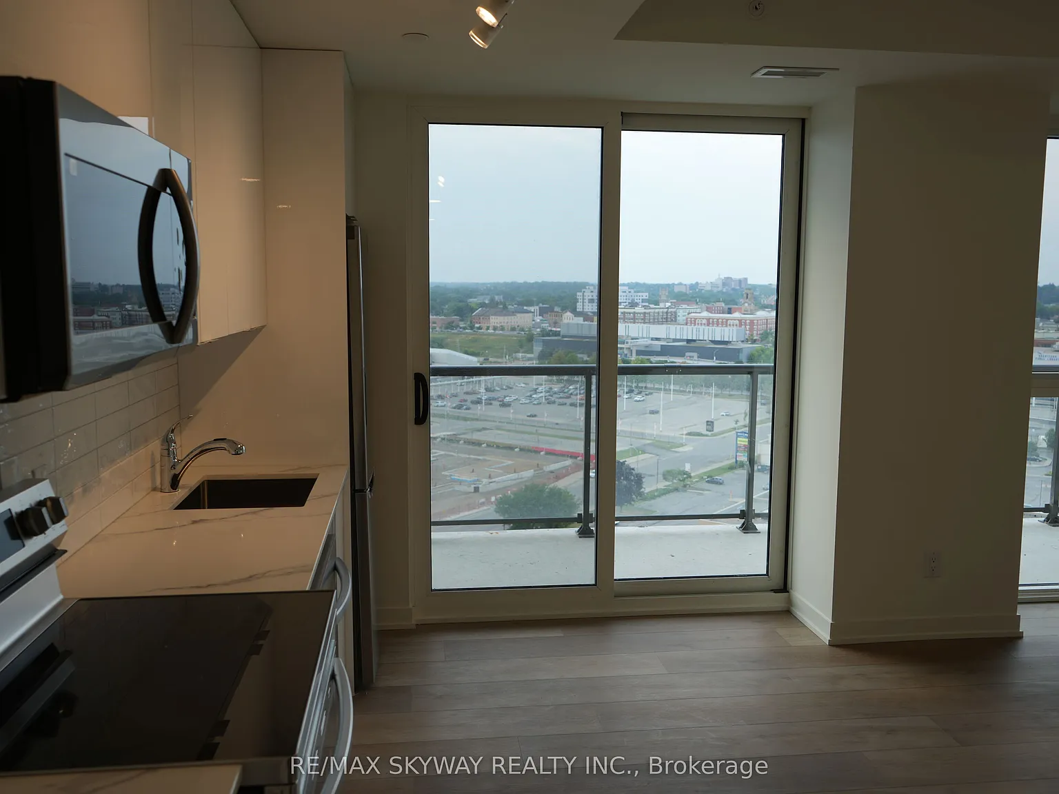 2 bed, $1,900 — Photo 4