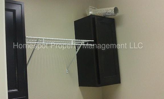 4th image of 804 W 17th St