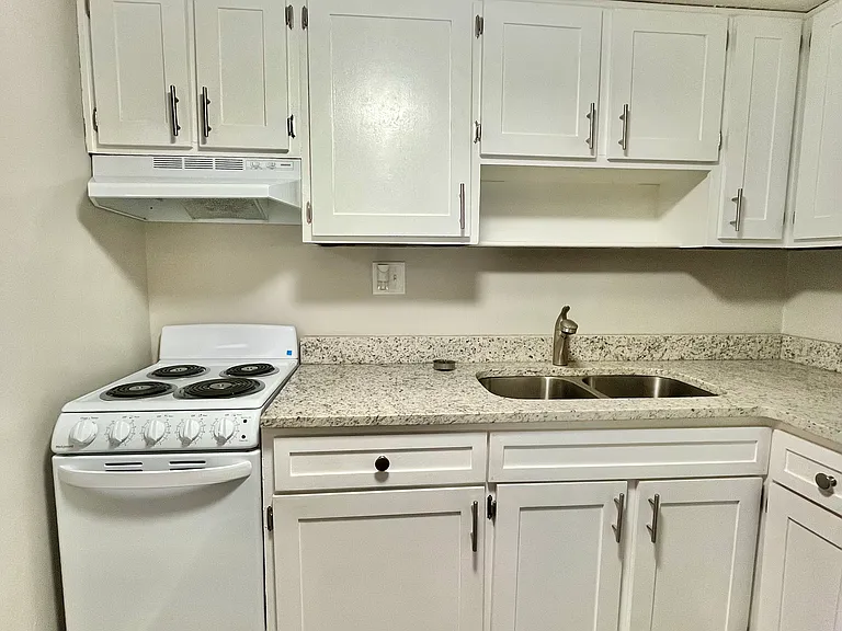 9900 Merioneth Dr #3 — Photo 4