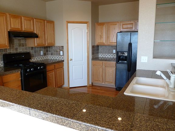 4th image of 9755 Kings Canyon Dr