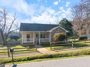 32 Martin Luther King Jr Dr, Commerce, GA 30529