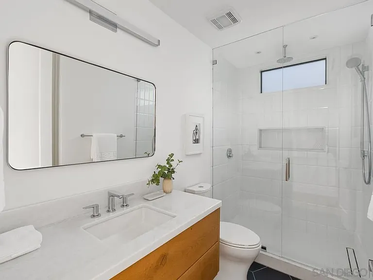 744 Bonair St — Photo 31