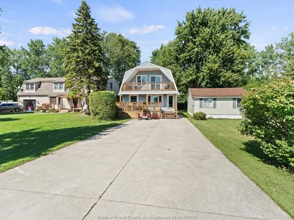 374 Lakewood Dr, Amherstburg, ON N9V 2Y8