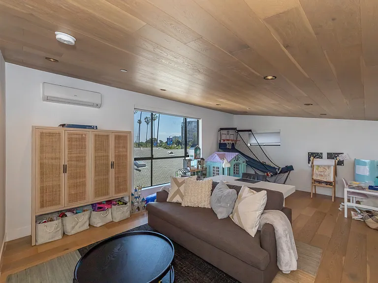 2506 S Wilson Ave — Photo 34