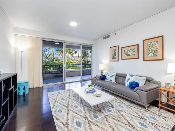1 Keahole Pl APT 1303, Honolulu, HI 96825