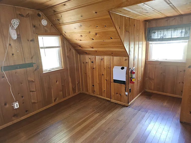 682 Cedar Ln — Photo 23