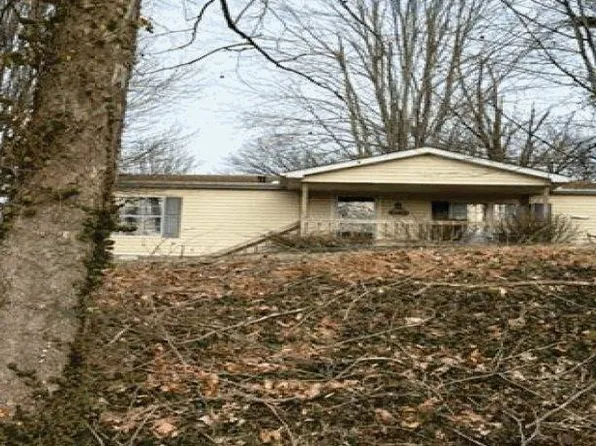 1512 Old Highway 31 E, Westmoreland, TN 37186