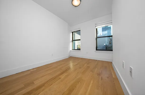 Rented by REAL New York | media 3