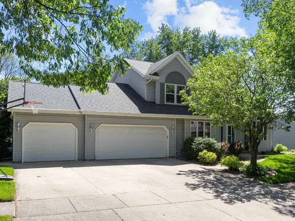 4200 N Woodridge Dr, Appleton, WI 54913