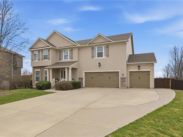 21741 W Summer St, Spring Hill, KS 66083