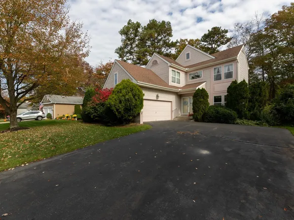 519 Country Club Dr, Egg Harbor, NJ 08215