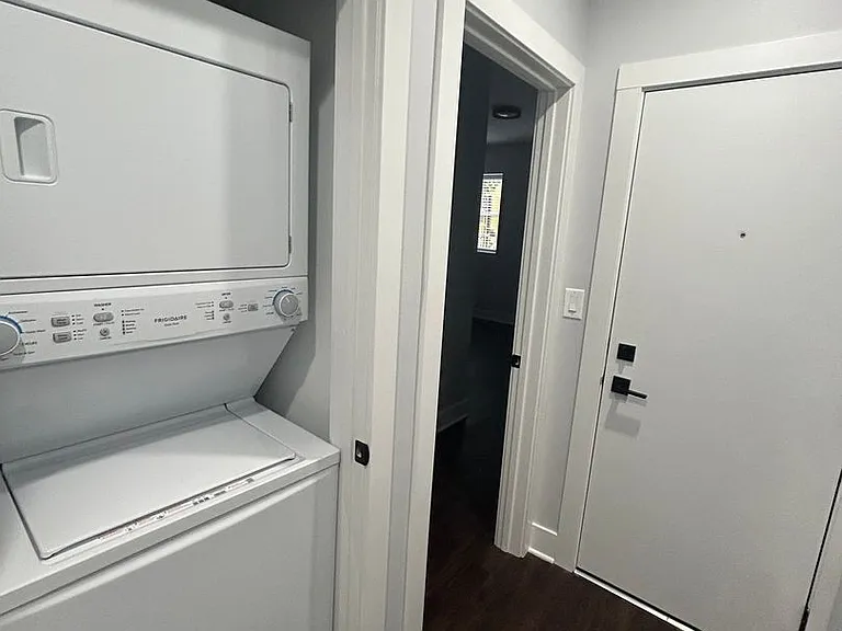 2159 W Wilson Ave #G — Photo 16