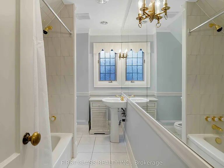 80 Douglas Dr — Photo 27