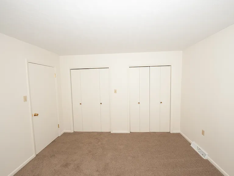 1402 Walnut St #1 — Photo 15