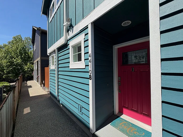 4410 44th Ave SW #B — Photo 1