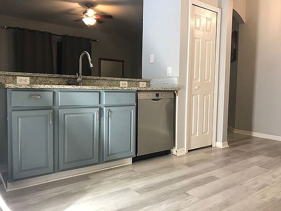 5th image of 839 Onslow Ave