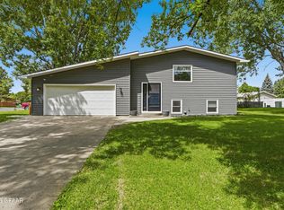 1915 5th Ave NW, East Grand Forks, MN 56721
