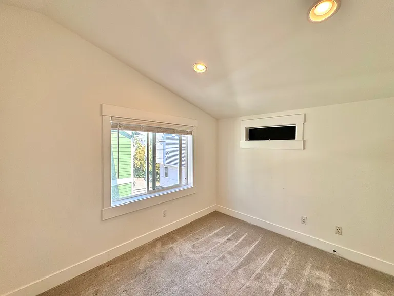 750 N 92nd St — Photo 19
