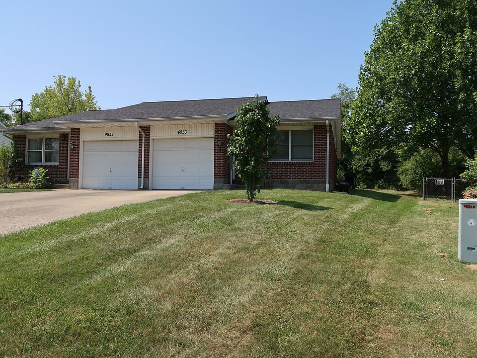 Duplex Building, Left Side of Duplex is Available