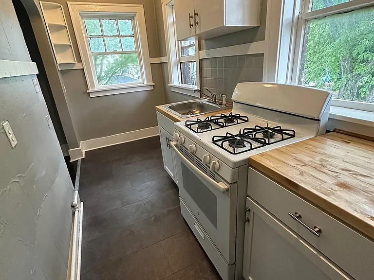 237 Field St #11 — Photo 7
