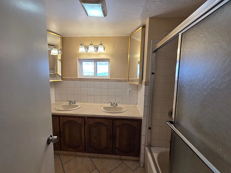 1469 W Virgil Dr — Photo 22
