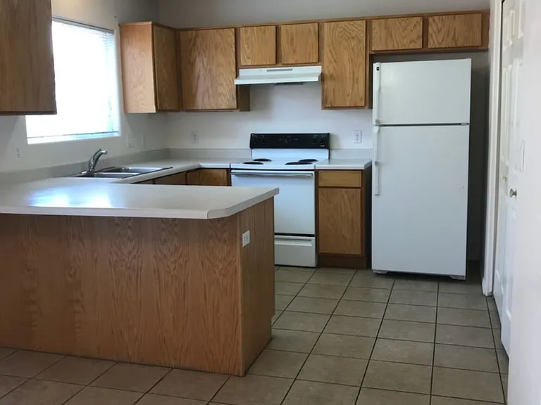 Summerwood Apartments — Photo 6