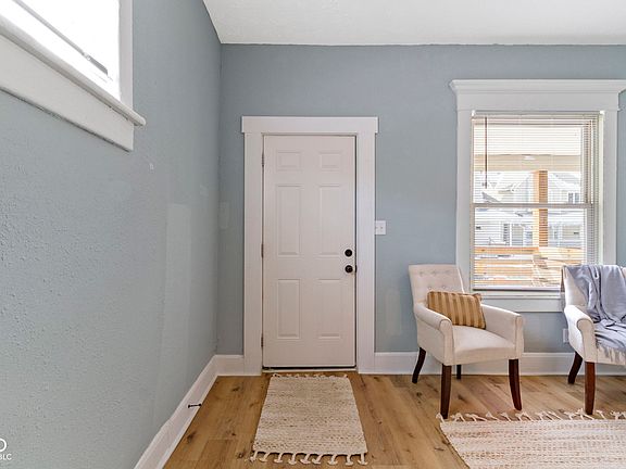 4th image of 17 Parkview Ave