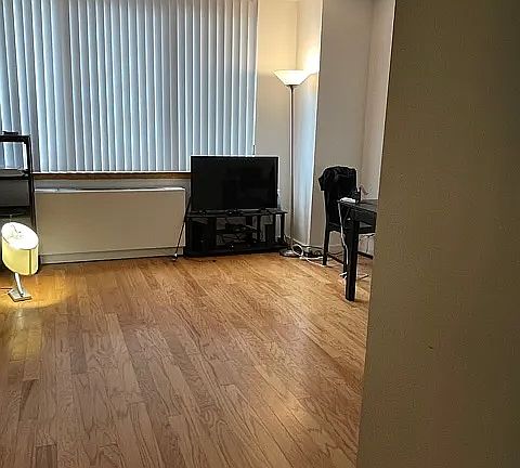 4th image of 235 E 40th St APT 22I