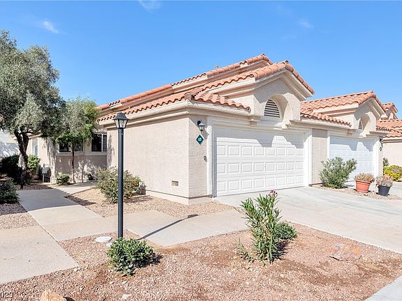 2nd image of 621 Yacht Harbor Dr