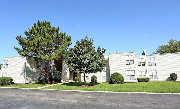 Stone Ridge Apartments — Photo 1