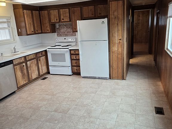 5th image of 2954 Parkway Dr