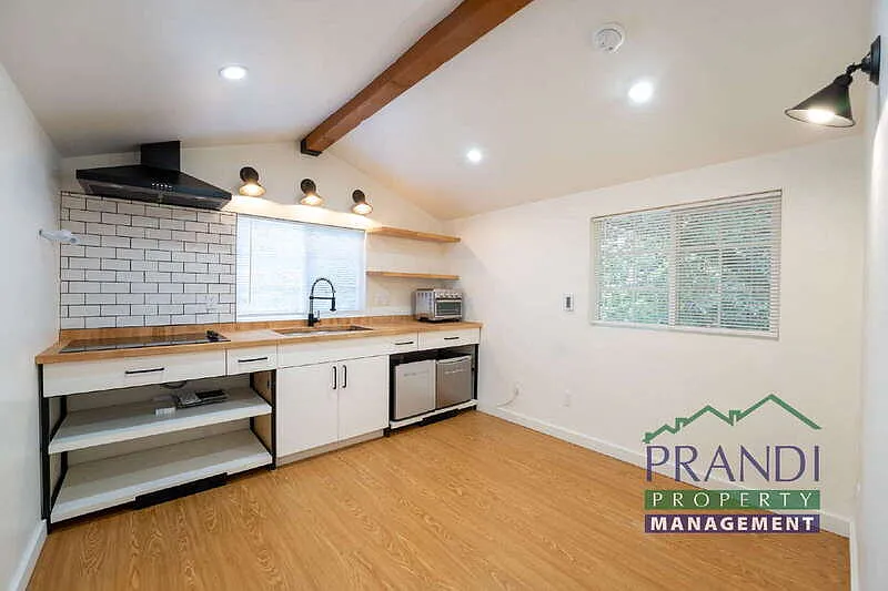 Studio, 1.0 bath, 200 sqft, $1,700 — Photo 2